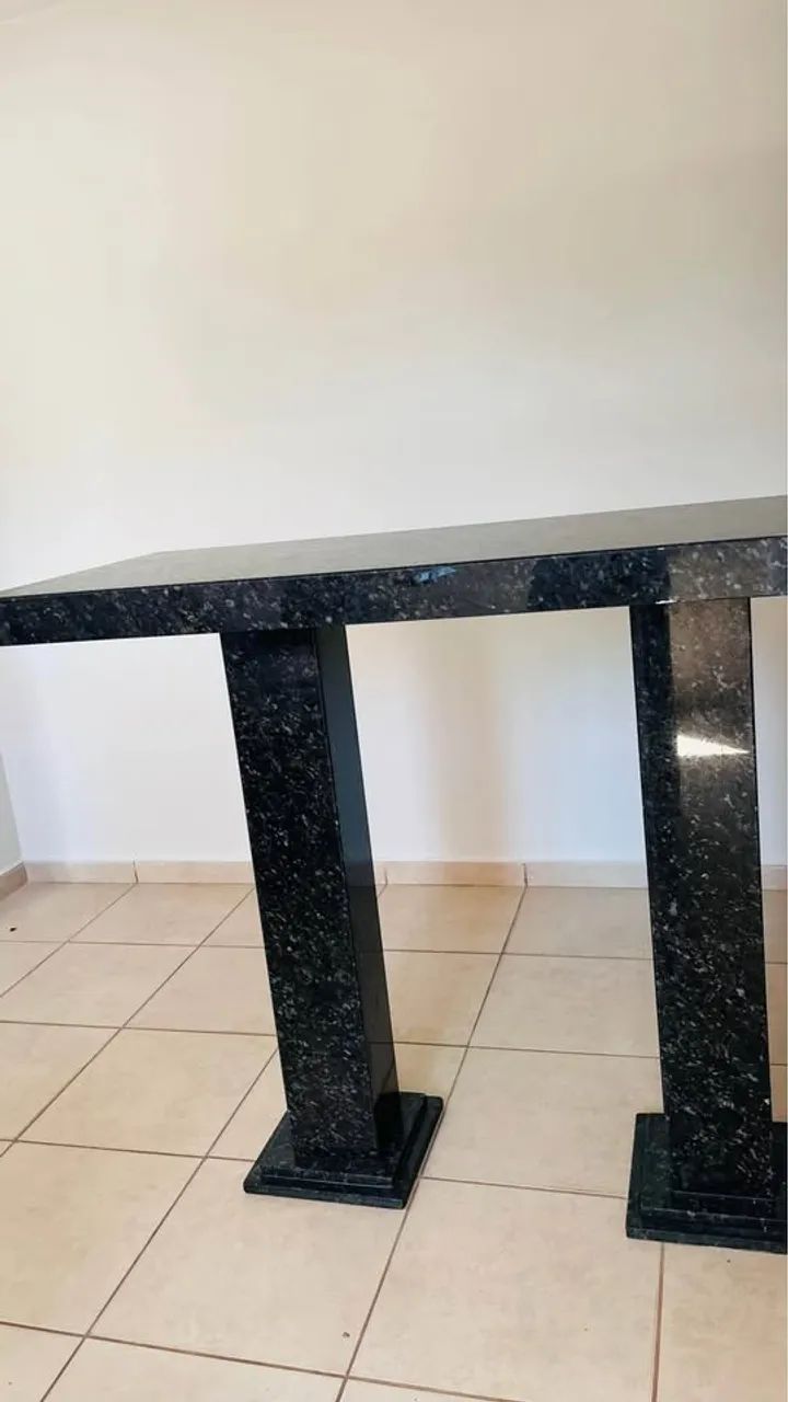 Mesa de pedra/mármore bem mais robusta que uma mesa de jantar comum - Foto 2