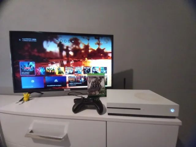 Xbox One S - 500GB - 1 Controle - 1 Jogo
