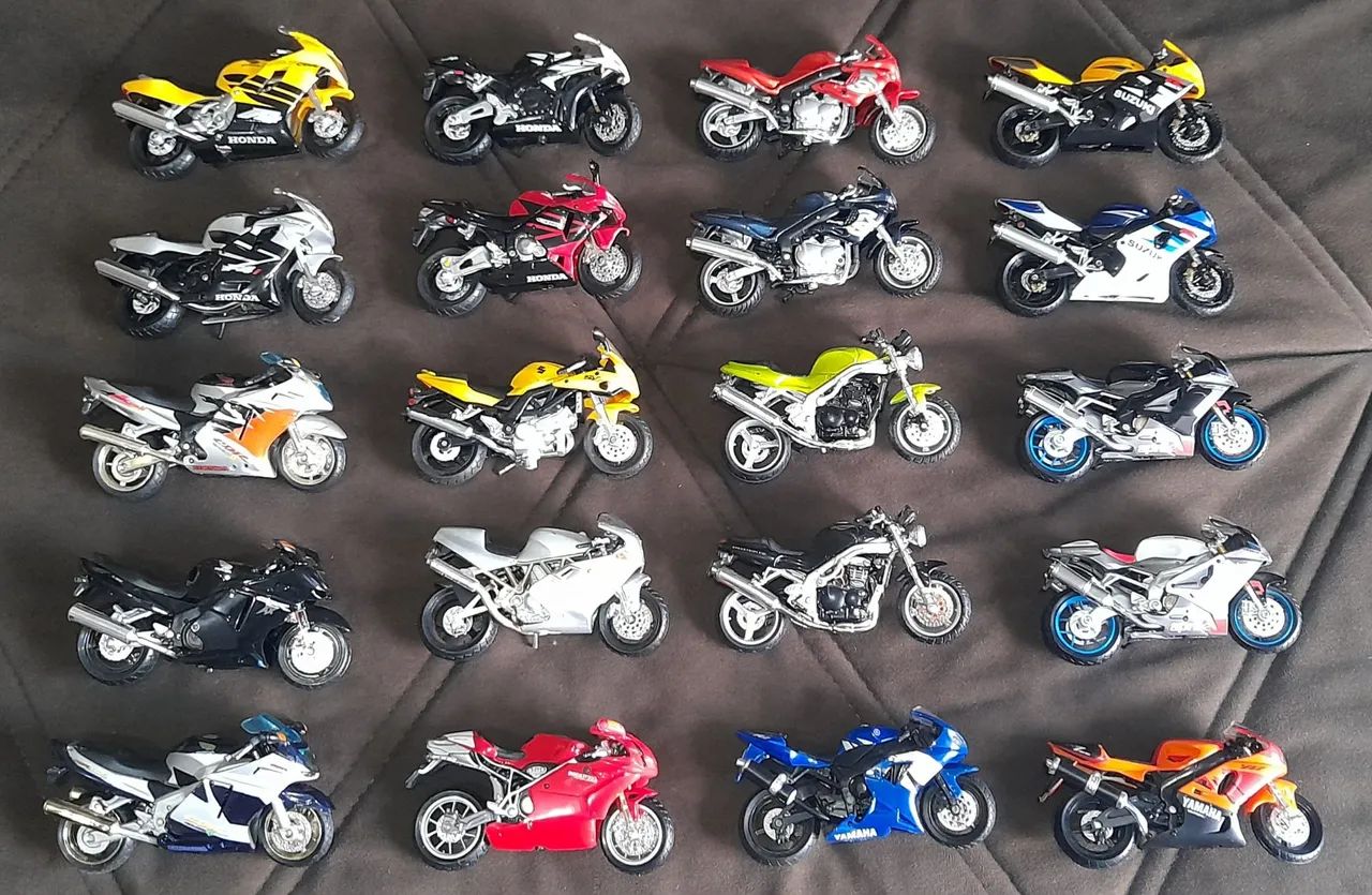 Miniatura de Moto 1:18 Diversas marcas - Foto 2