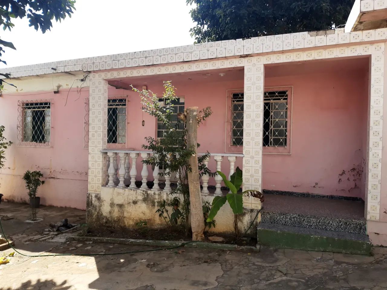 Casa com 2 Imóveis em Lote 360 m²