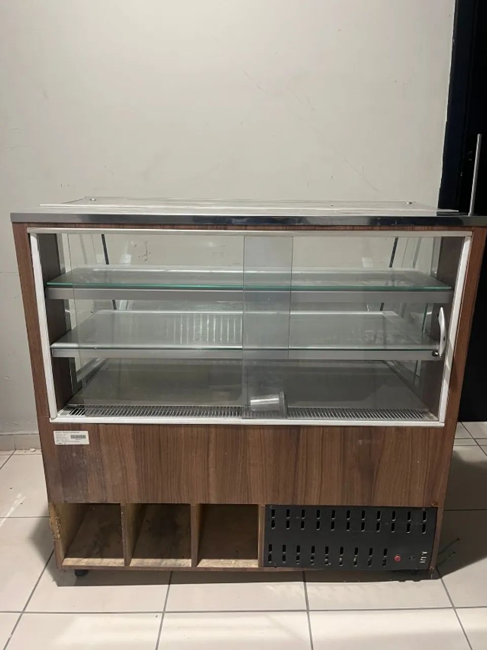 Vitrine Fria - Estufa com luzes internas - Foto 3