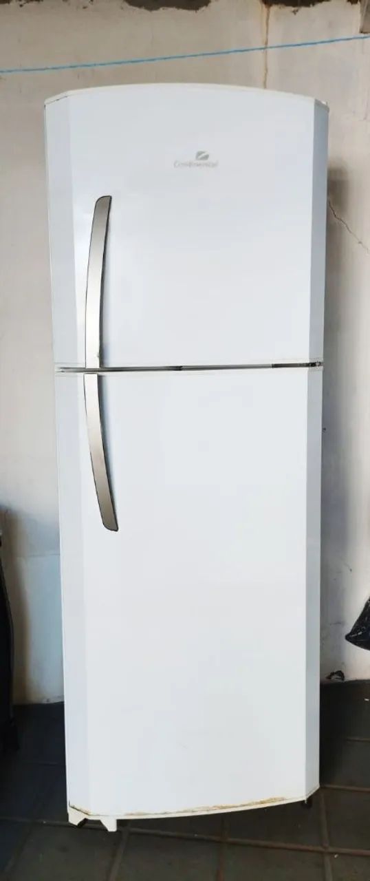 Vende-se geladeira Continental usada 
