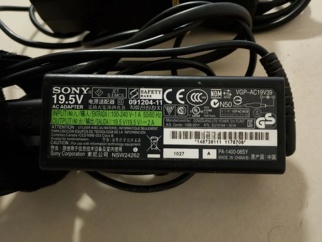 Vendo fonte para notebook Sony vaio original por 50 reais cada para vim buscar ok 