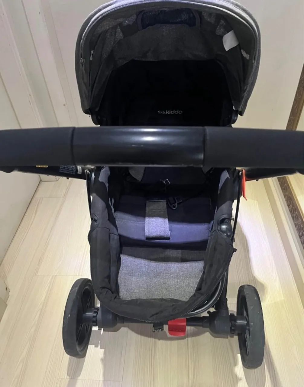 Vendo carinho de bebê com bebê conforto  - Foto 4