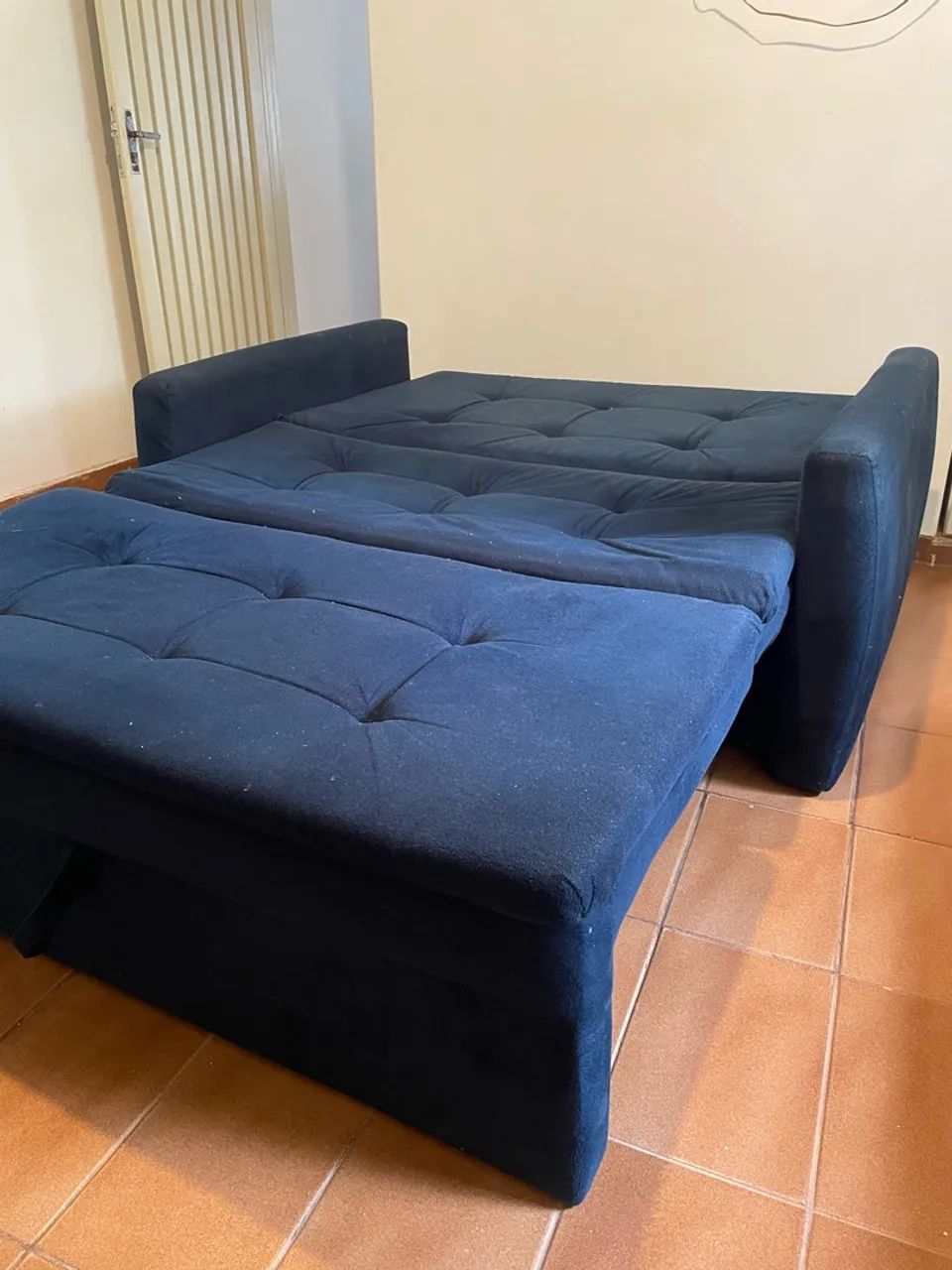 SOFÁ-CAMA LINDO E CONFORTÁVEL  - Foto 2
