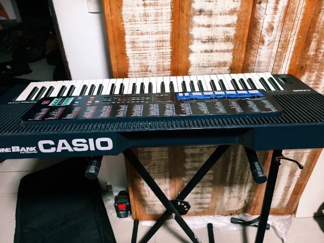 Teclado Casio Tone Bank Ct670 Com 61 Teclas