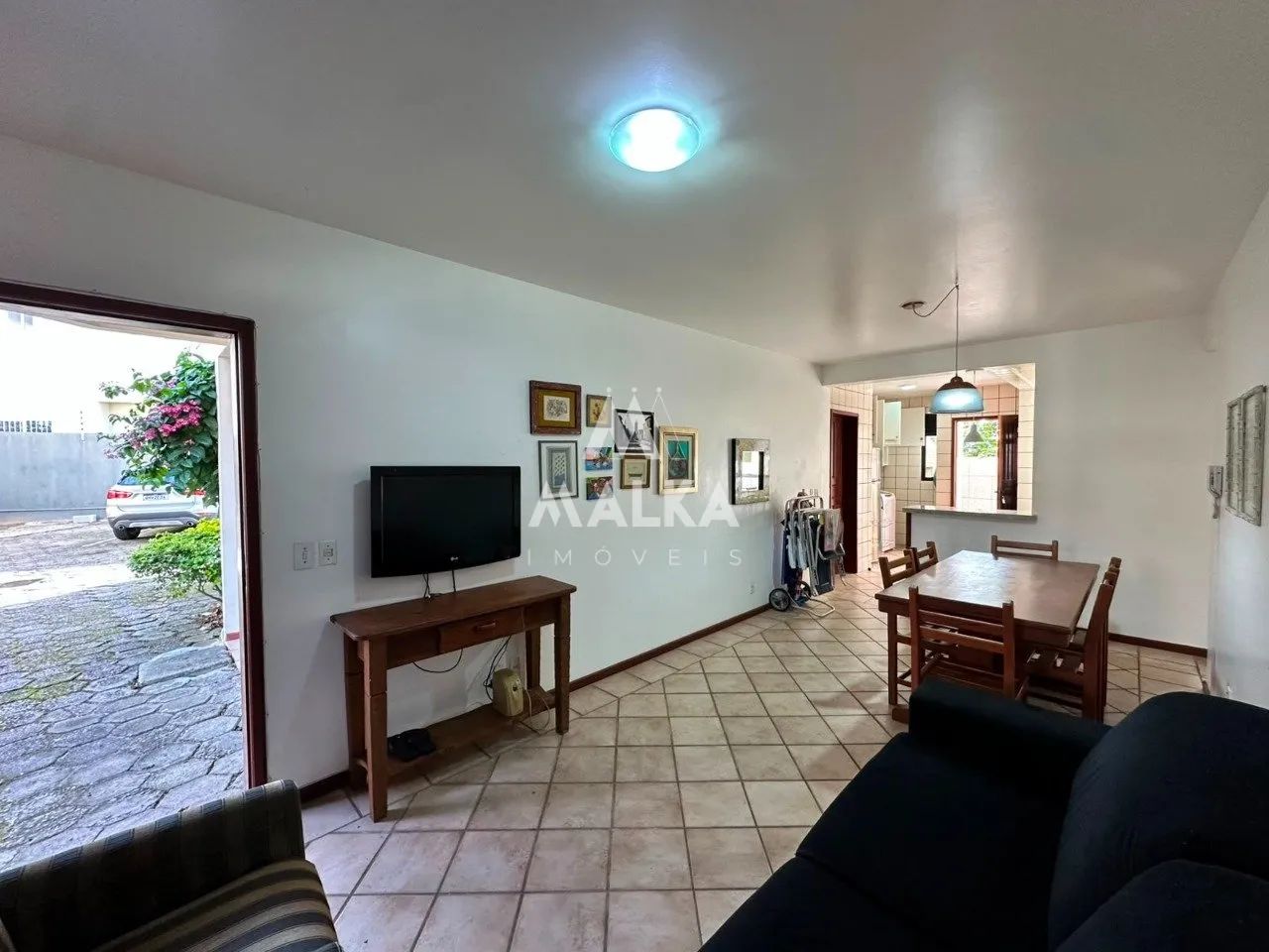 Casa com 3 dormitórios para alugar na praia dos Ingleses - Foto 2