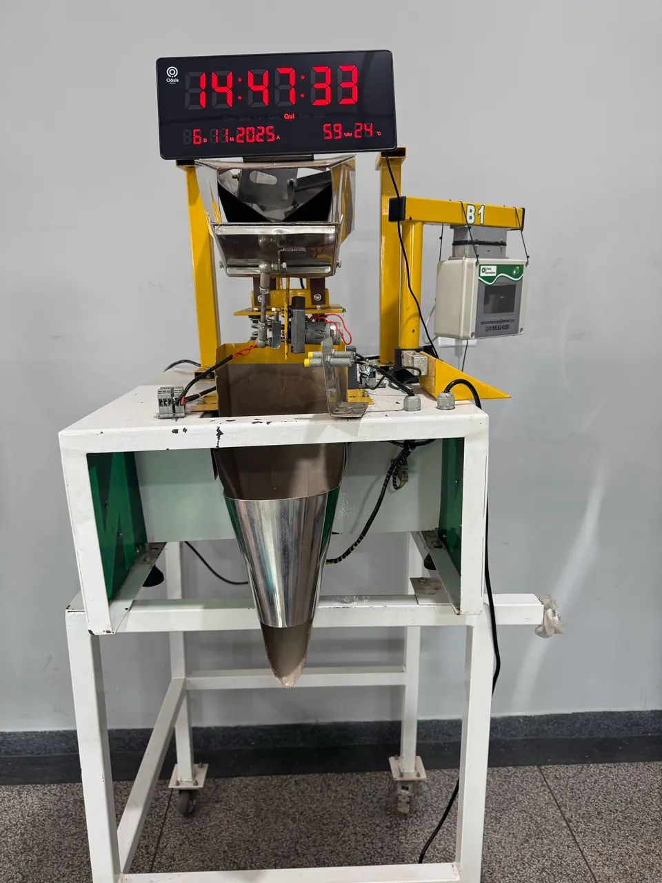 Dosadora e seladora industrial para secos e líquidos. - Foto 3
