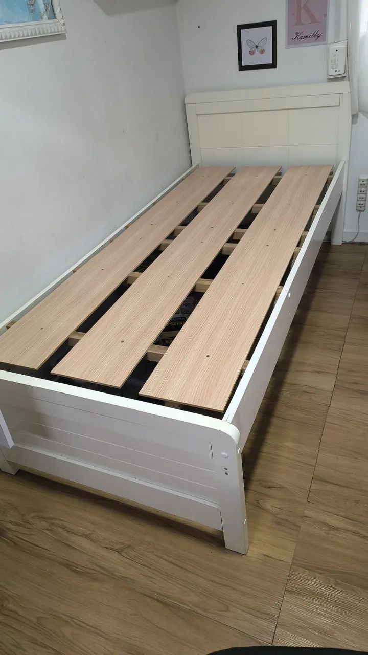 Vendo cama de solteiro e cama base box solteiro 