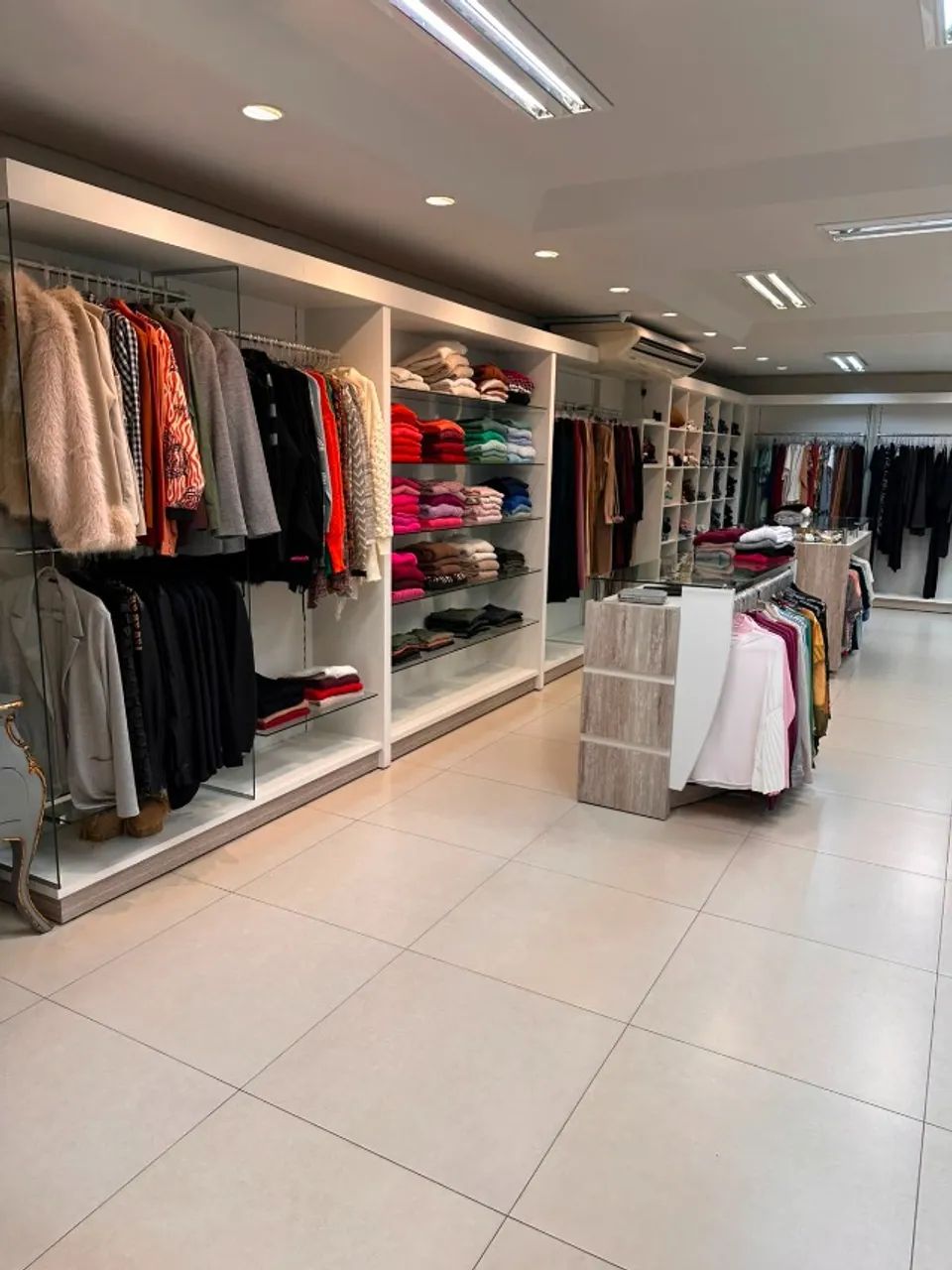 Venda de Mobiliário Comercial para Loja de Confecções - Foto 2