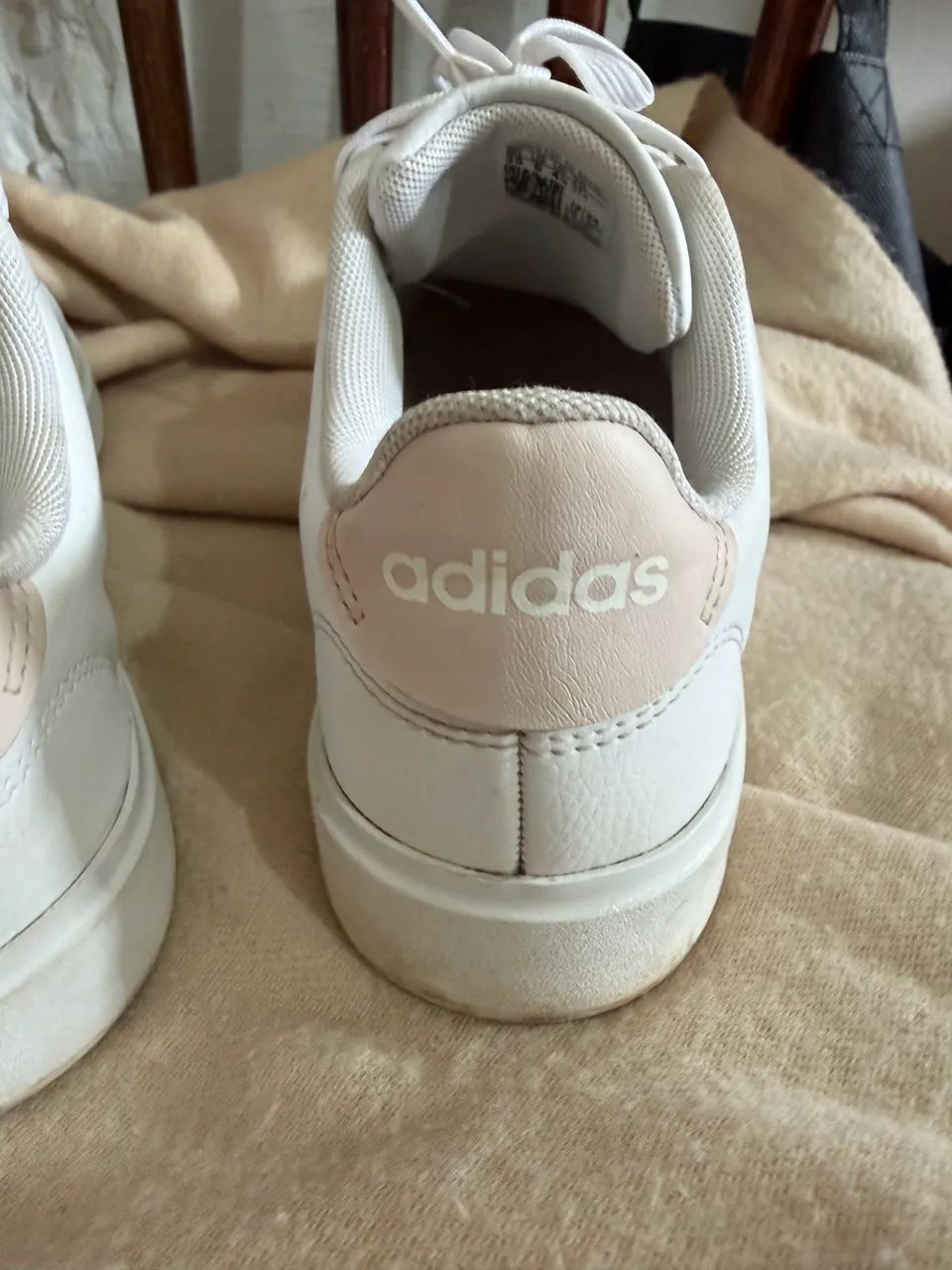 Tênis Adidas feminino - Foto 2