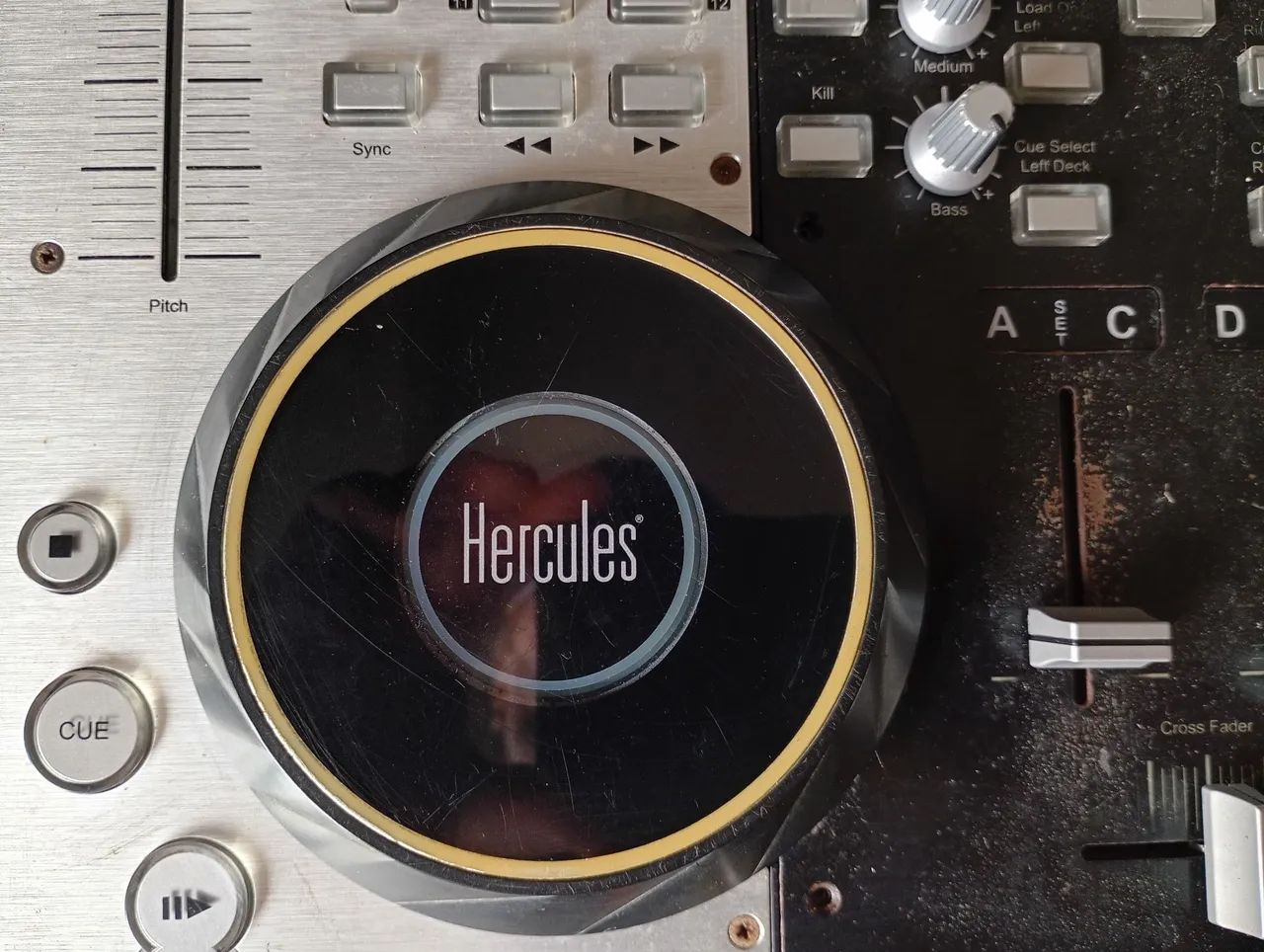 Controladora Hercules DJ Console 4 MX Com Defeito Pára Retirar Peças - Foto 5