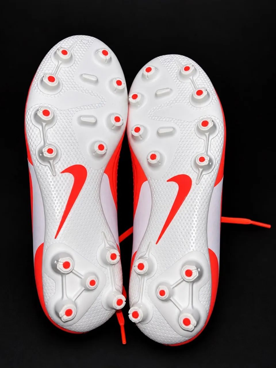 Chuteira de Campo Nike Tiempo Laranja e Branca - Nova N38