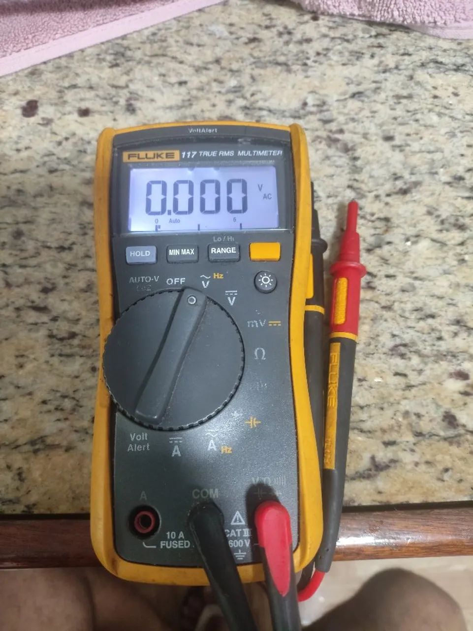 Multímetro digital Fluke 117 - Foto 3