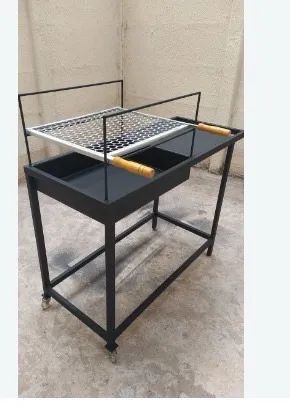 Churrasqueira de metalon com mesa  - Foto 2