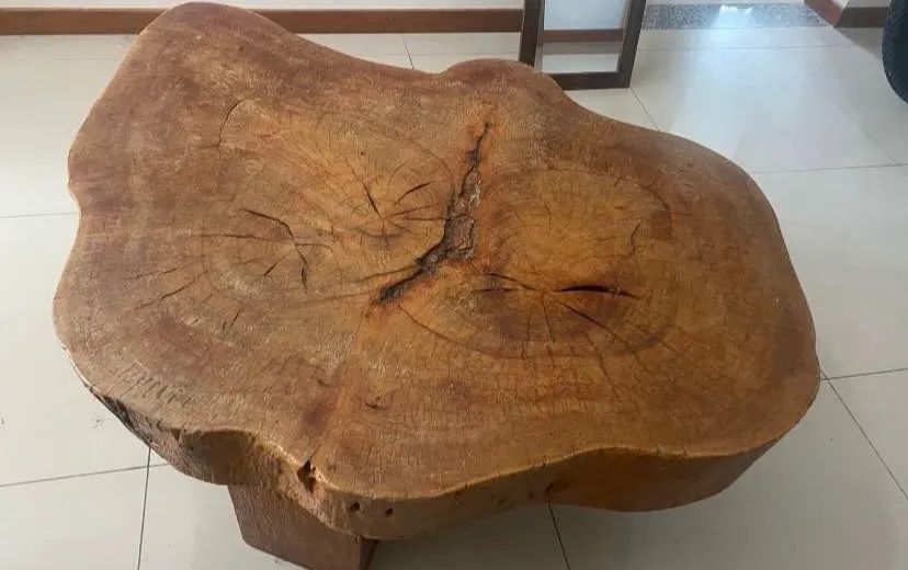 Vendo mesa de tronco de madeira 