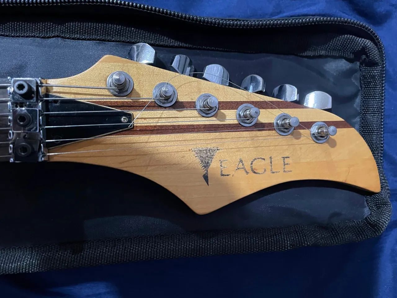 Guitarra Eagle EGT 61  - Foto 3