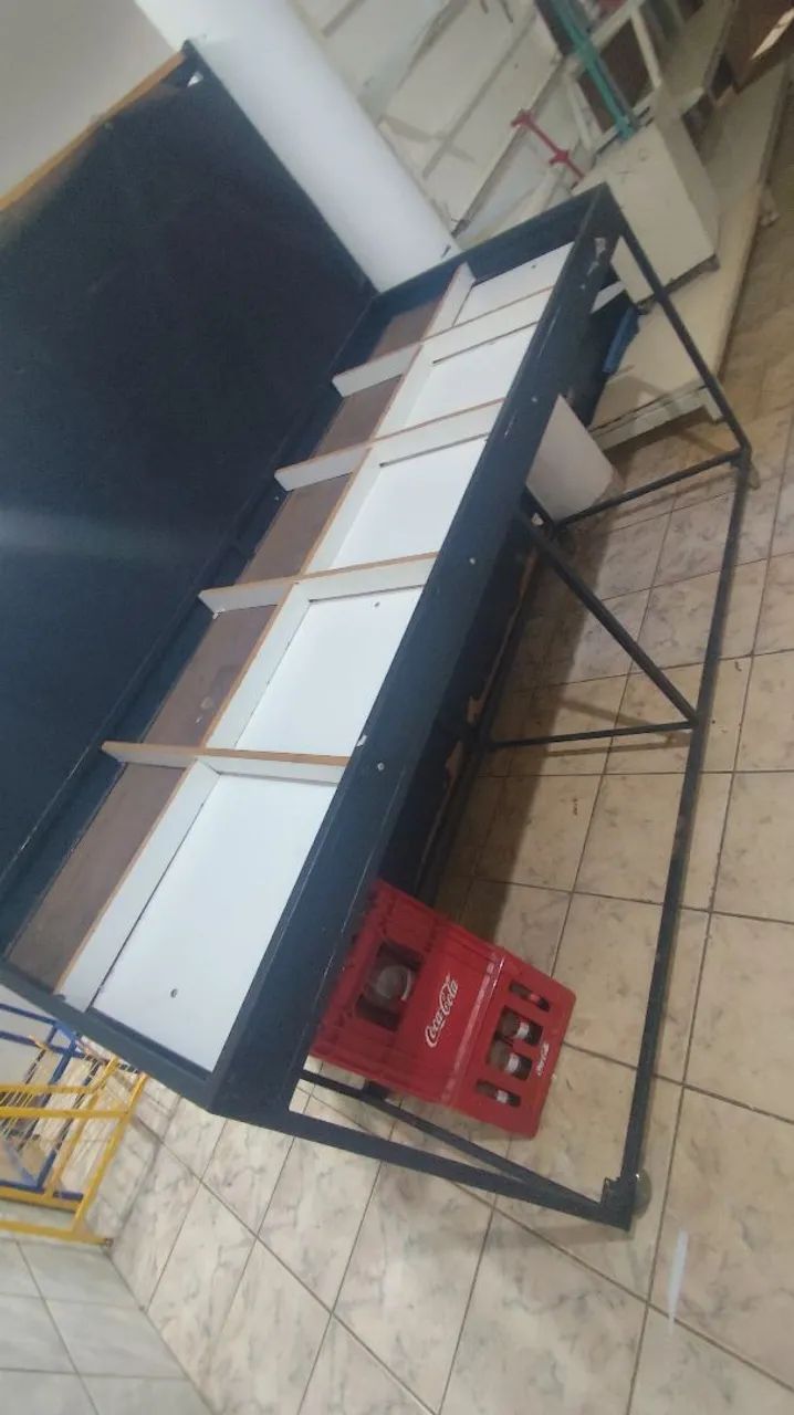 Dois expositores de verduras e frutas 1.500$
