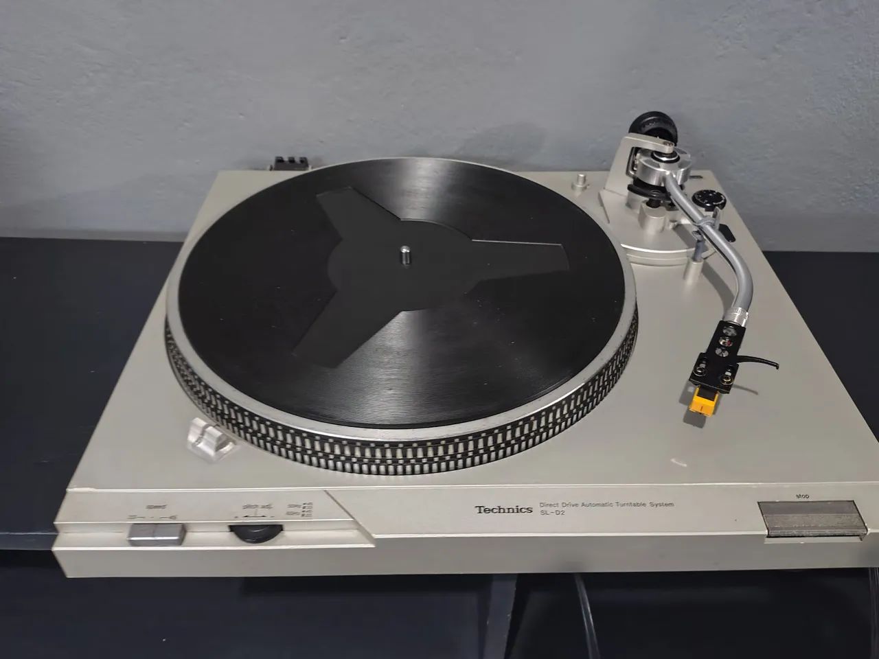 Toca disco Technics SL-D2 