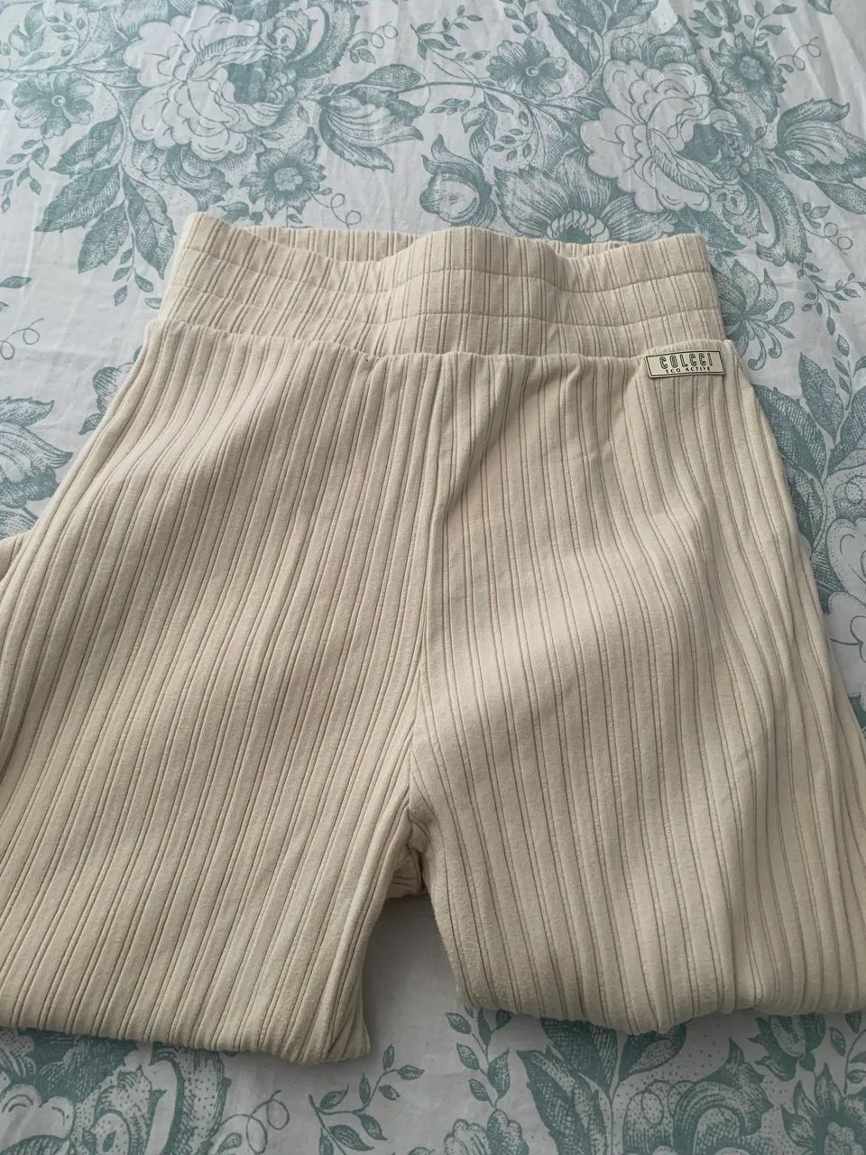 Calça colcci 