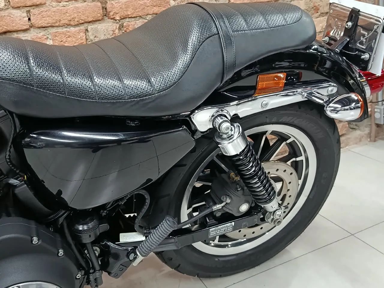 Harley-Davidson XL 883 R - Foto 4