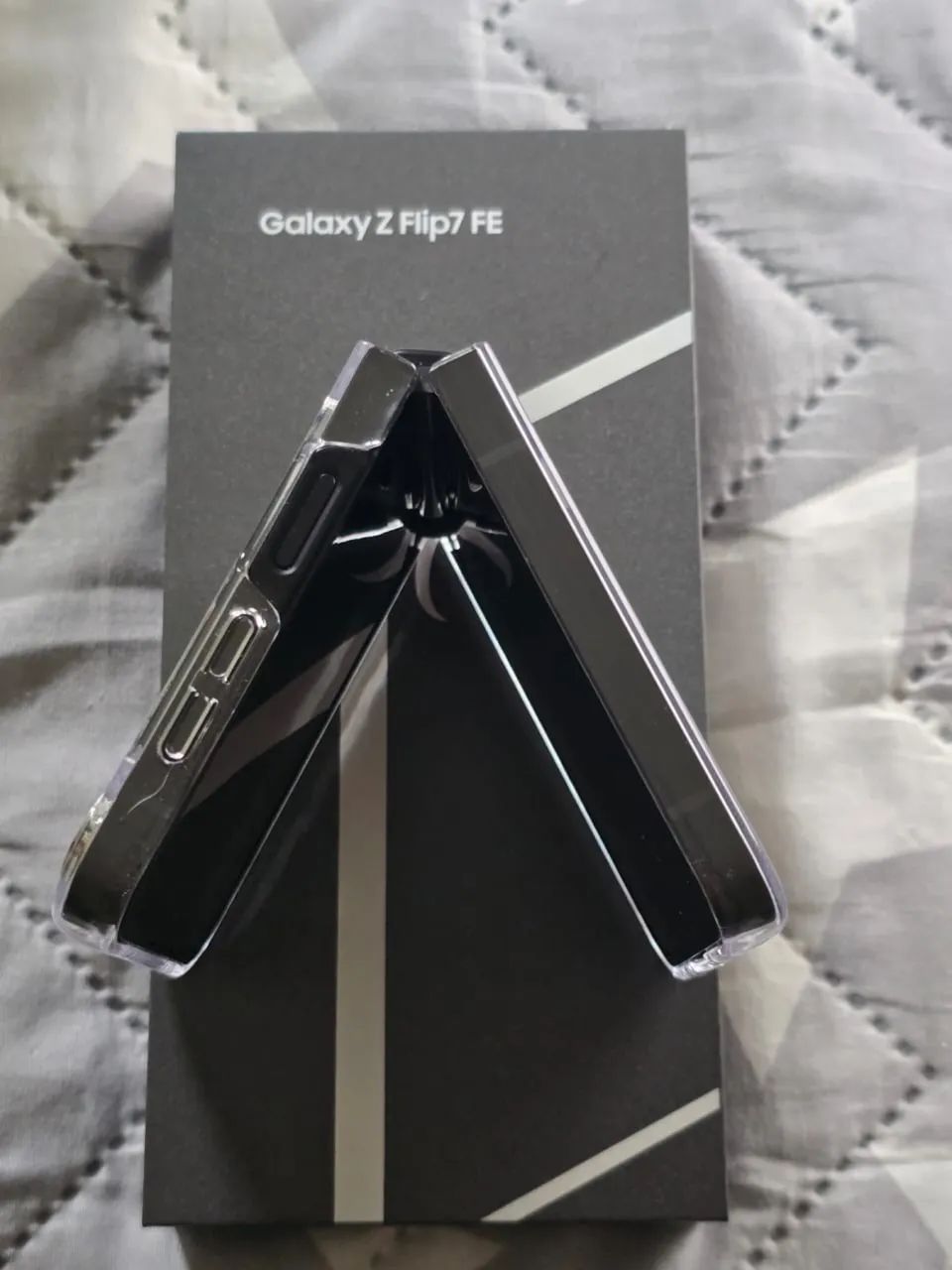 Celular Samsung Galaxy Z Flip 7e  - Foto 4