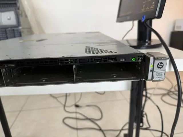 Servidor HP ProLiant DL320e Gen8 | Xeon E3-1240 V2 | 4GB RAM | Rack 1U