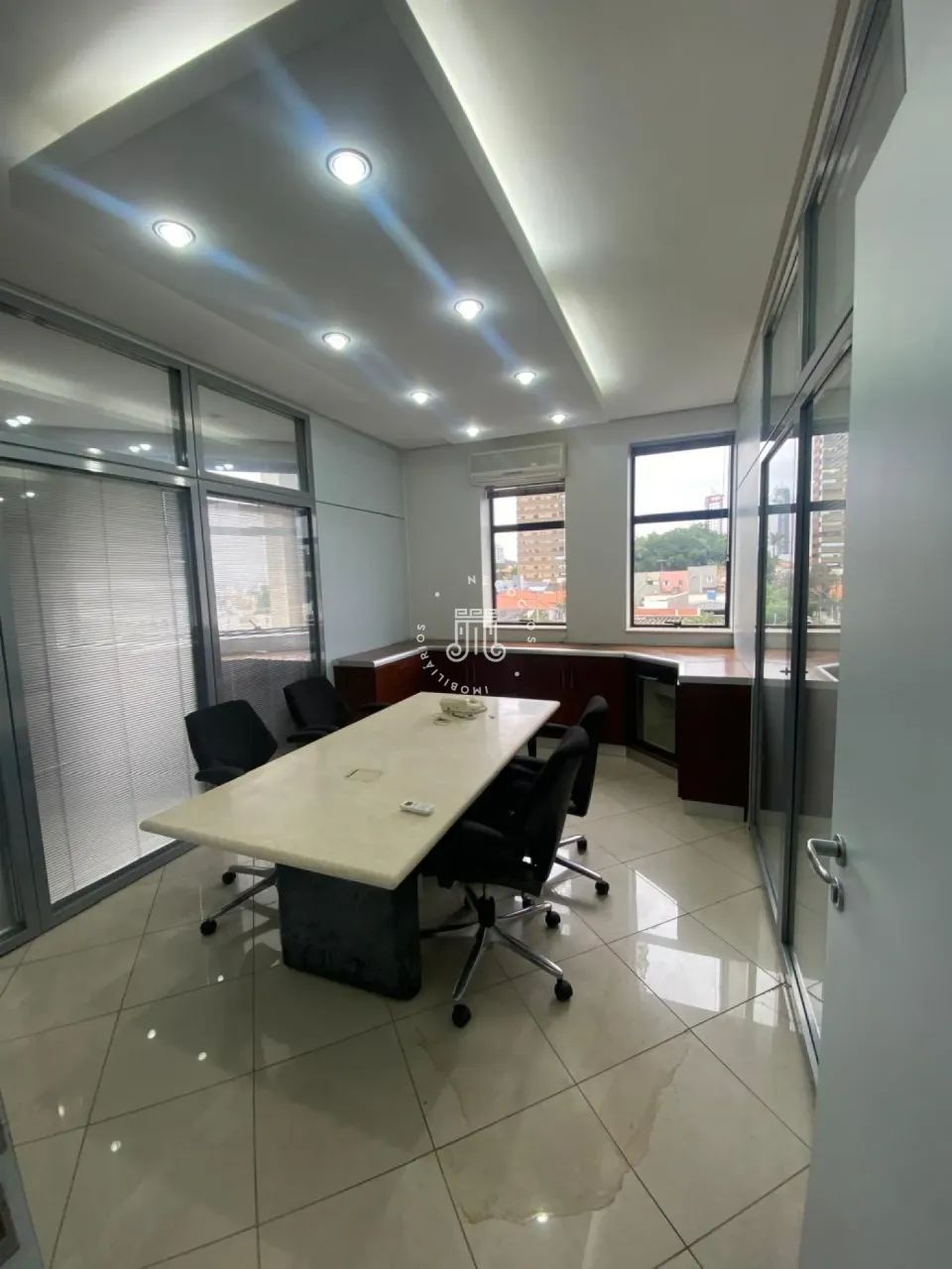 SALA COMERCIAL A VENDA EQUIPADA COM 60M² EDIFICIO PARK AVENNUE CENTER ANHANGABAU JUNDIAI S