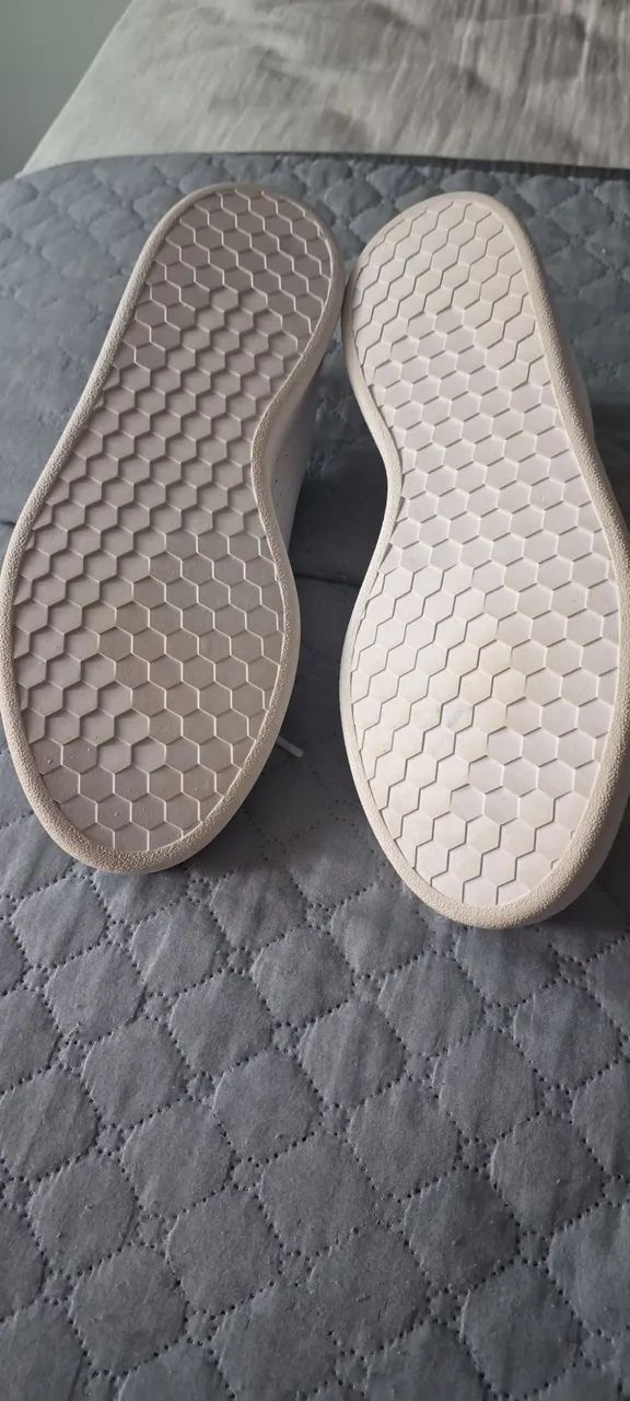 Tênis Adidas Tamanho 40 - Foto 2