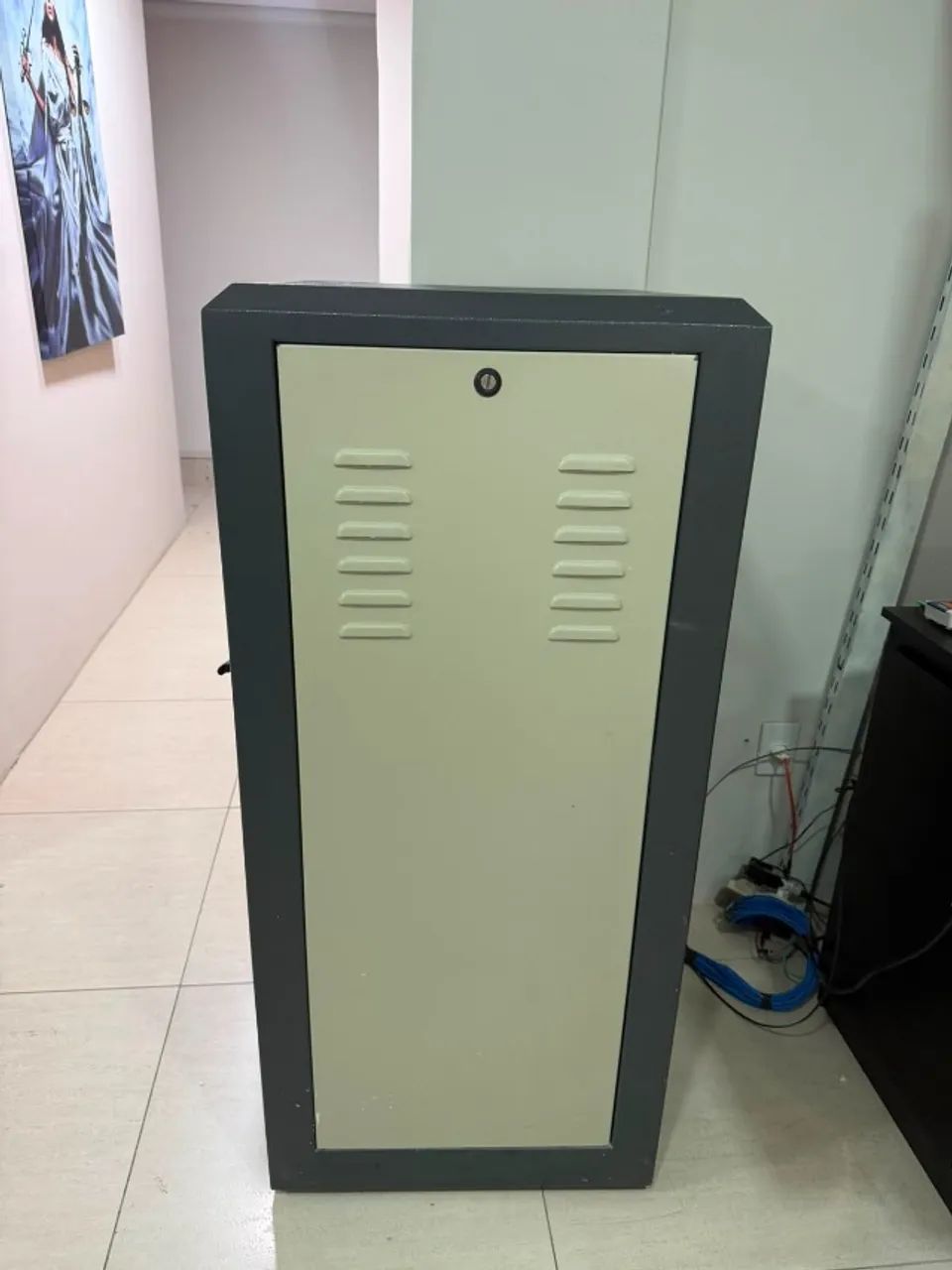 Rack de Rede 19 com Porta de Vidro - R$ 500,00