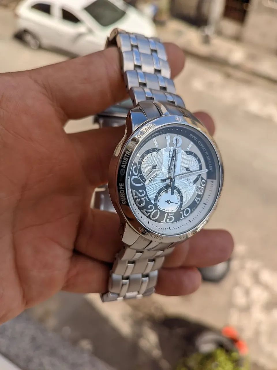 Relógio Swatch retrógrado perfeito 