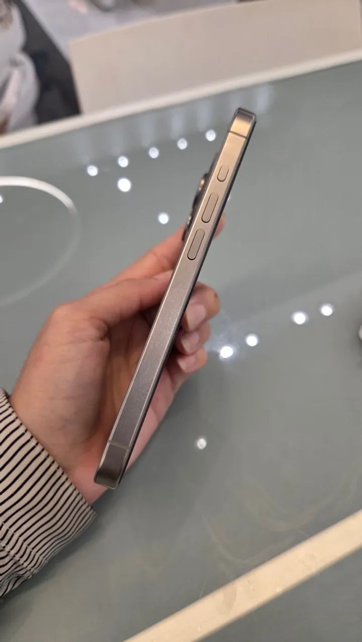 iPhone 15 Pro - Foto 4