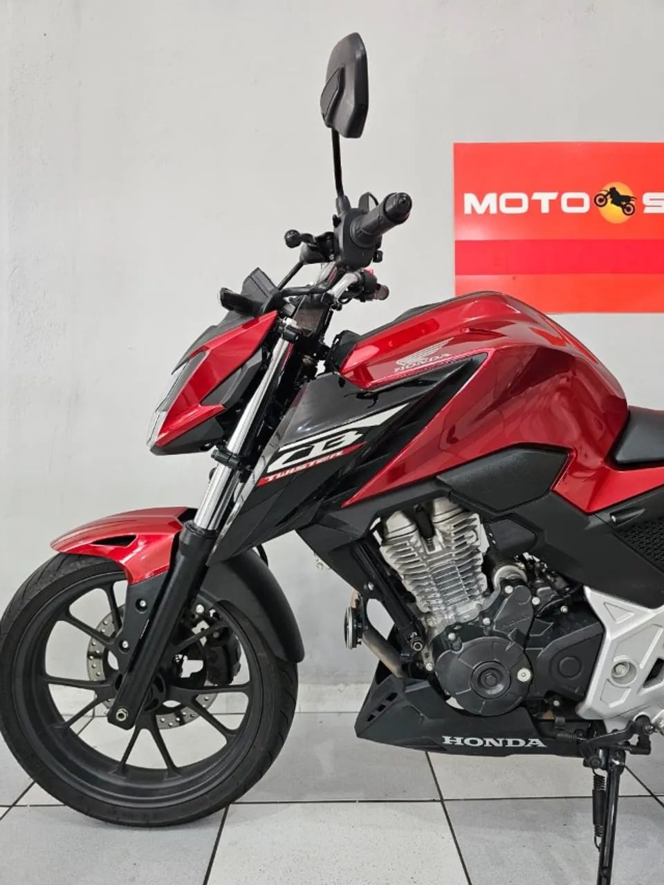 Cb 300F Twister