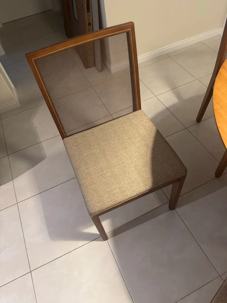Vendo mesa 4 cadeiras - Foto 3