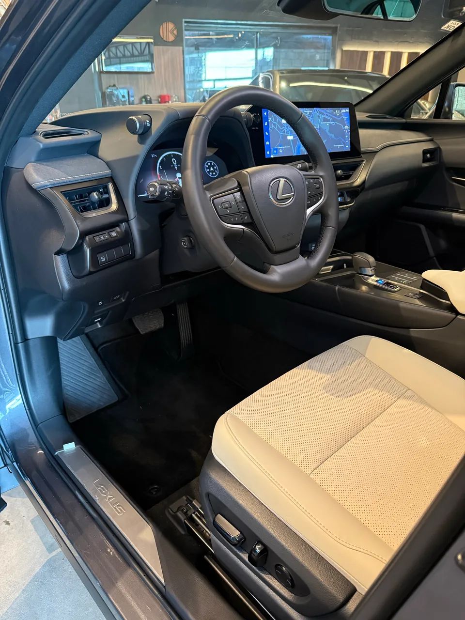 Lexus UX-300h 2.0 16V Aut. (Híbrido), foto 9 de 14