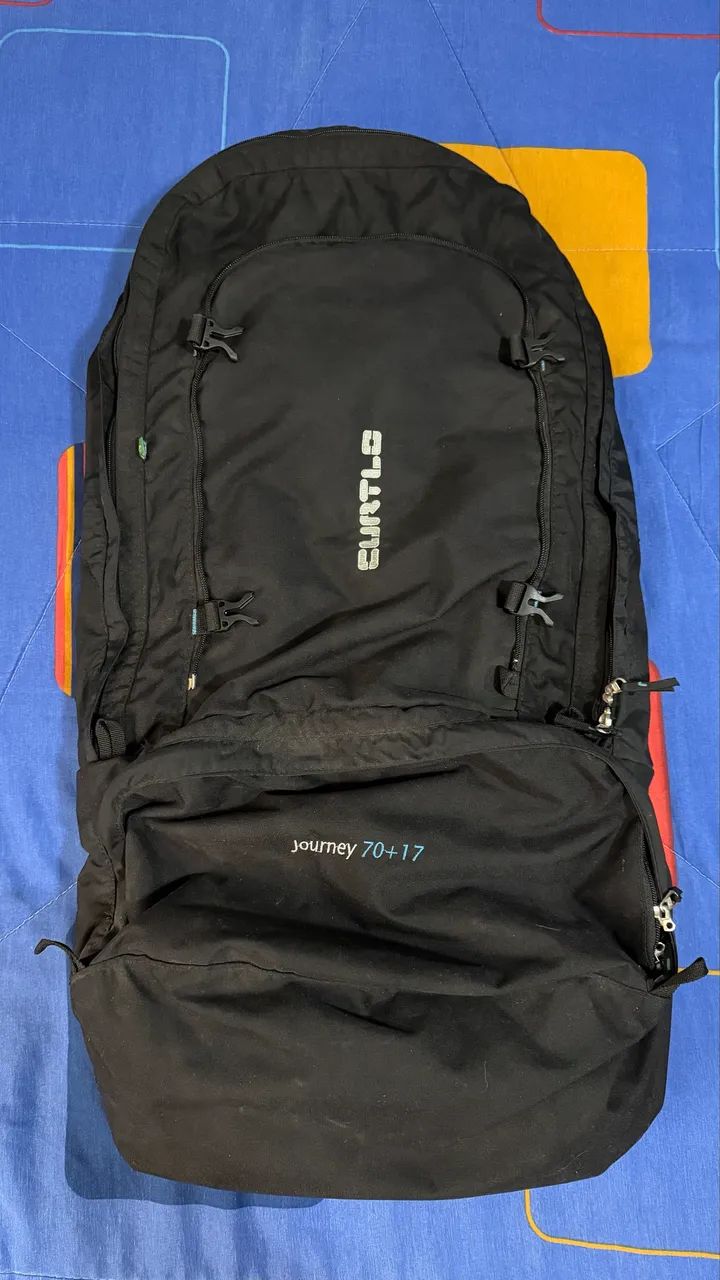Vendo mochila semi nova