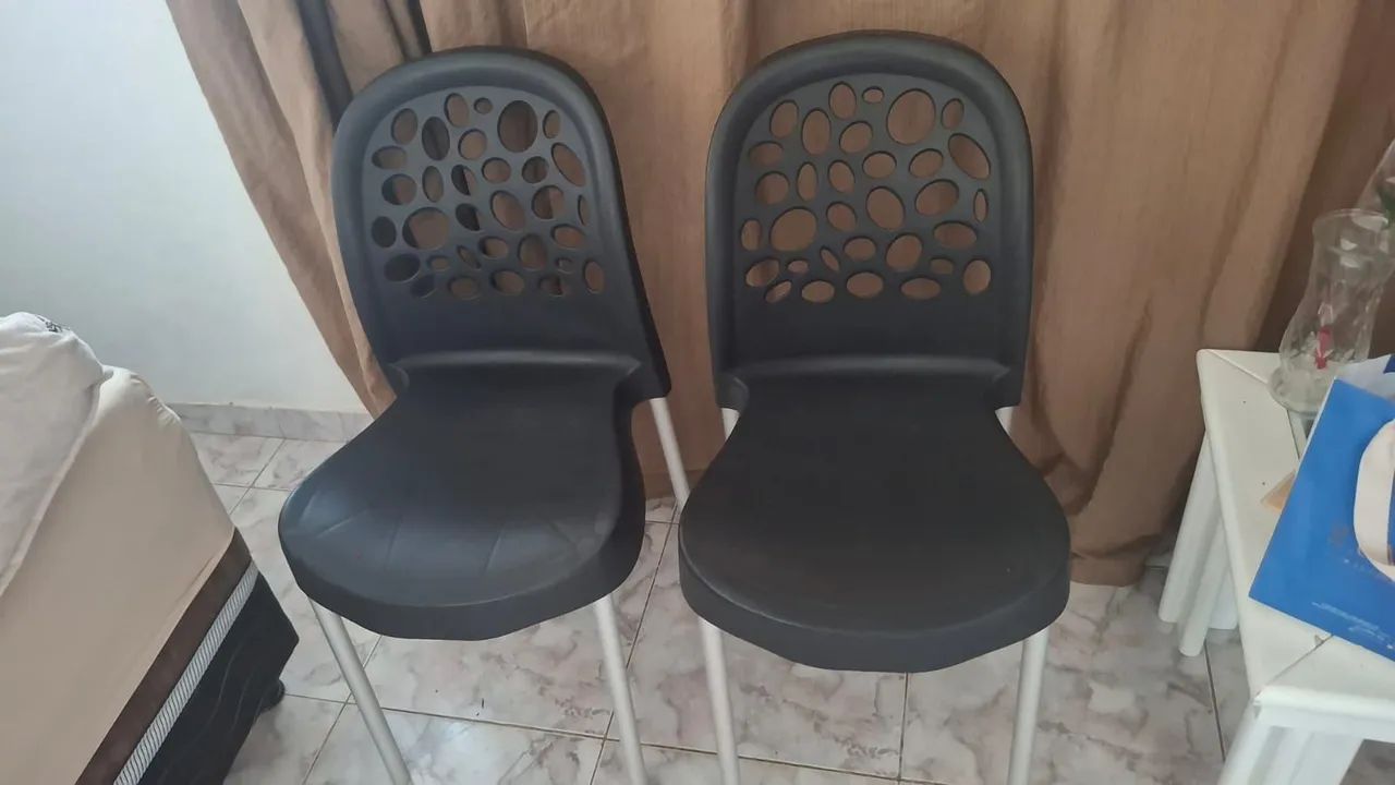 Vendo mesa e cadeiras  - Foto 3