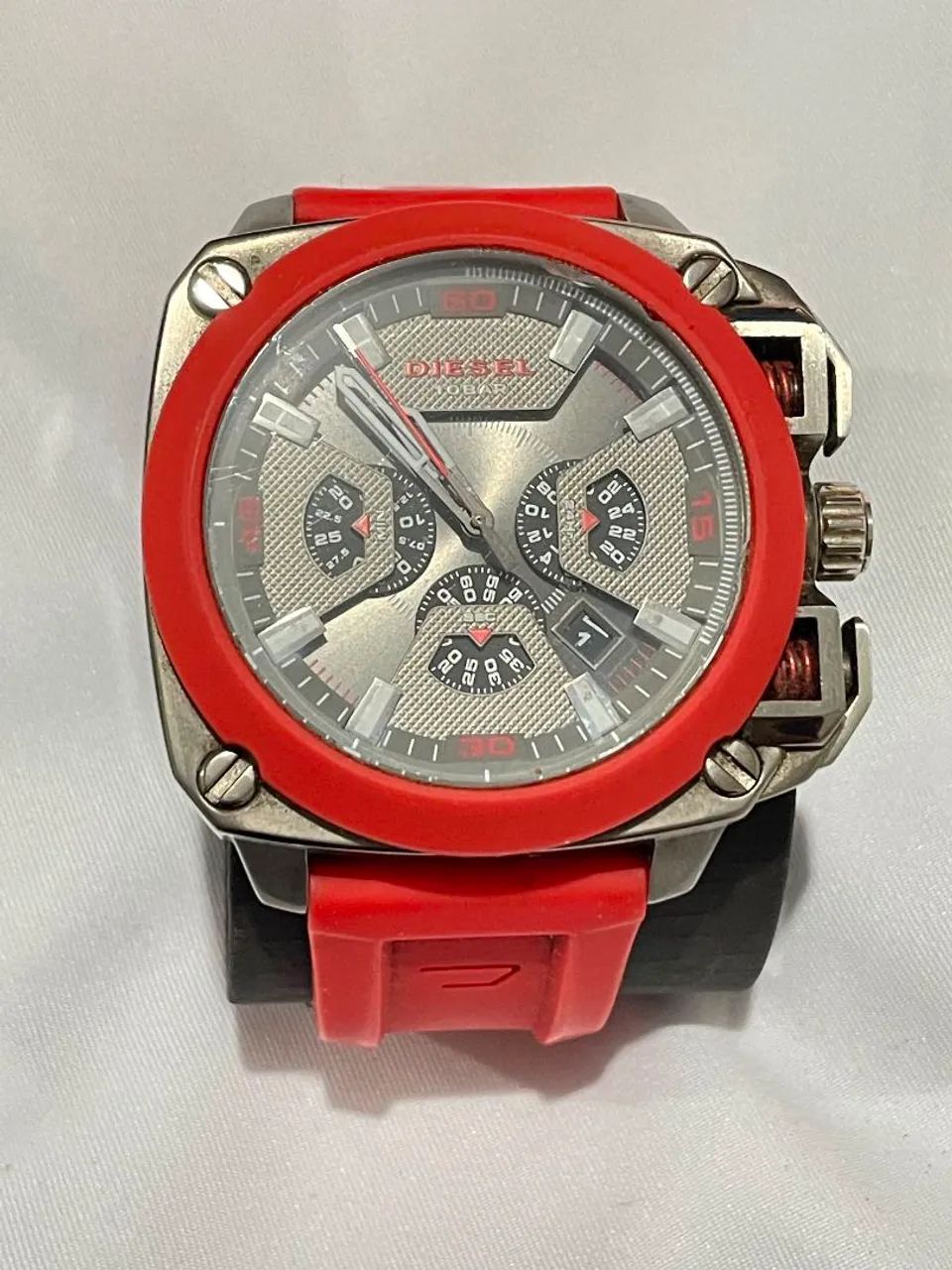 Vendo relógio diesel original em perfeito estado