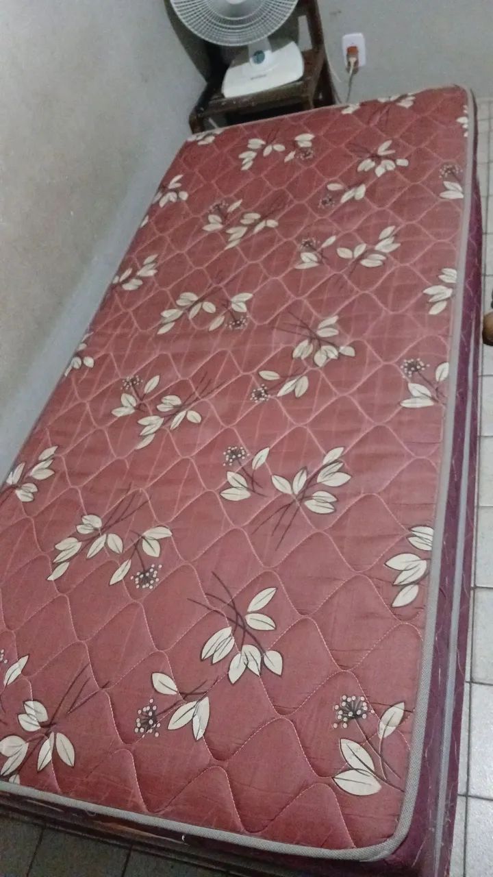 Vendo cama box solteiro 