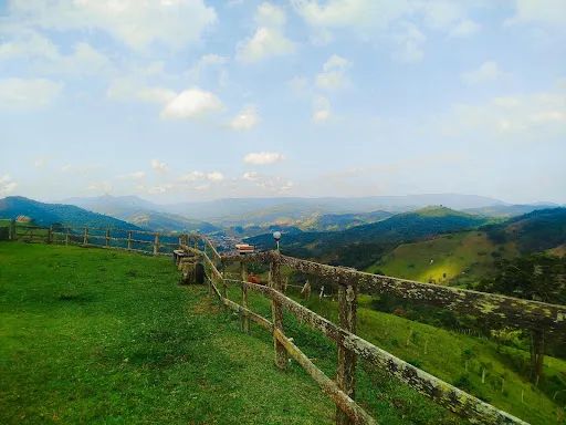Sitio com vista acima das nuvens - Foto 5
