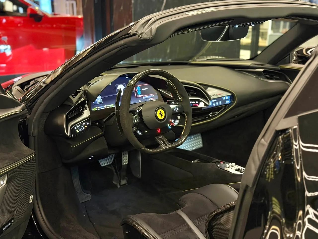 Ferrari SF 90 SPIDER 4.0 V8 Bi-Turbo (Híbrido), foto 7 de 20