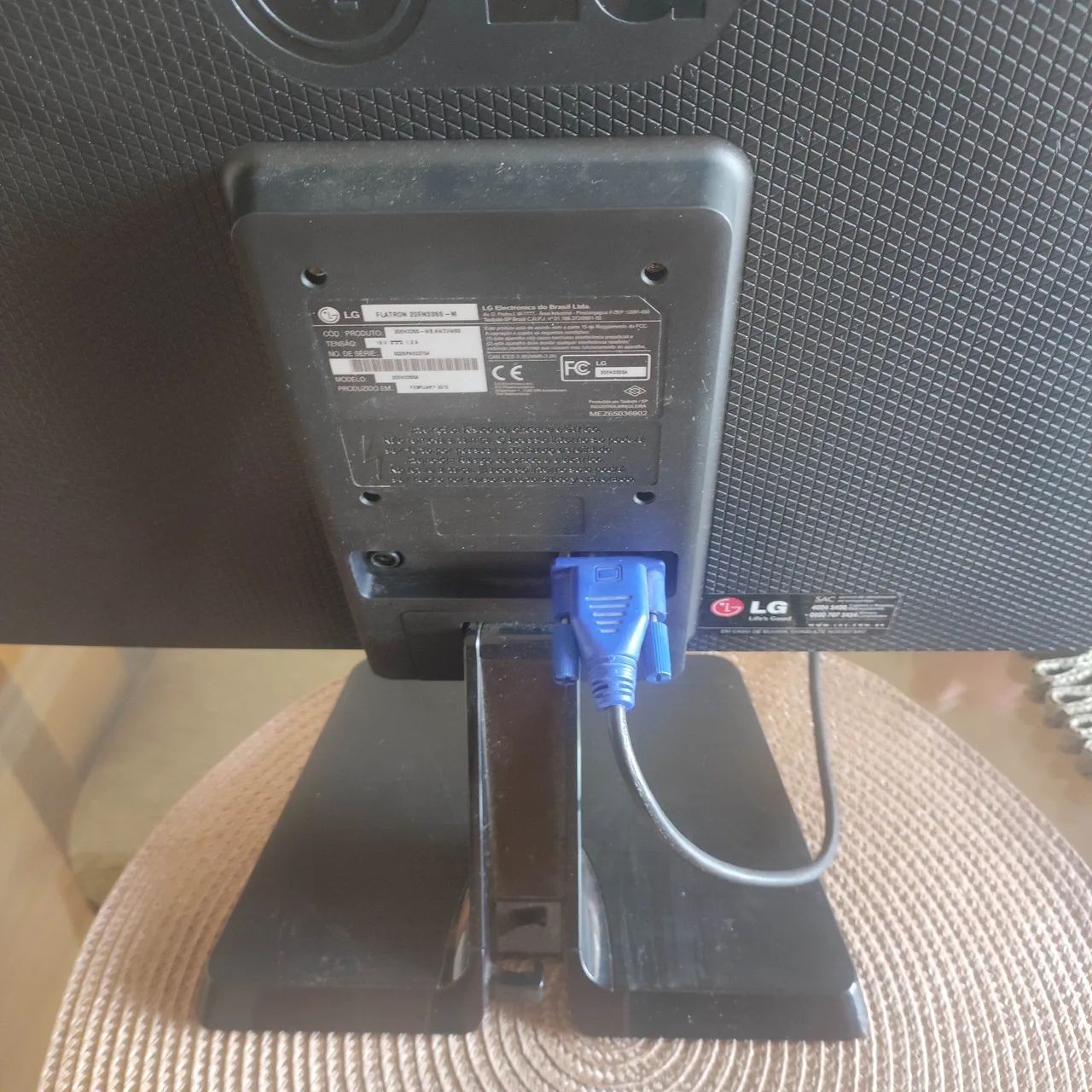 Vendo Monitor LG  46 cm de largura e 28 de altura - Foto 2