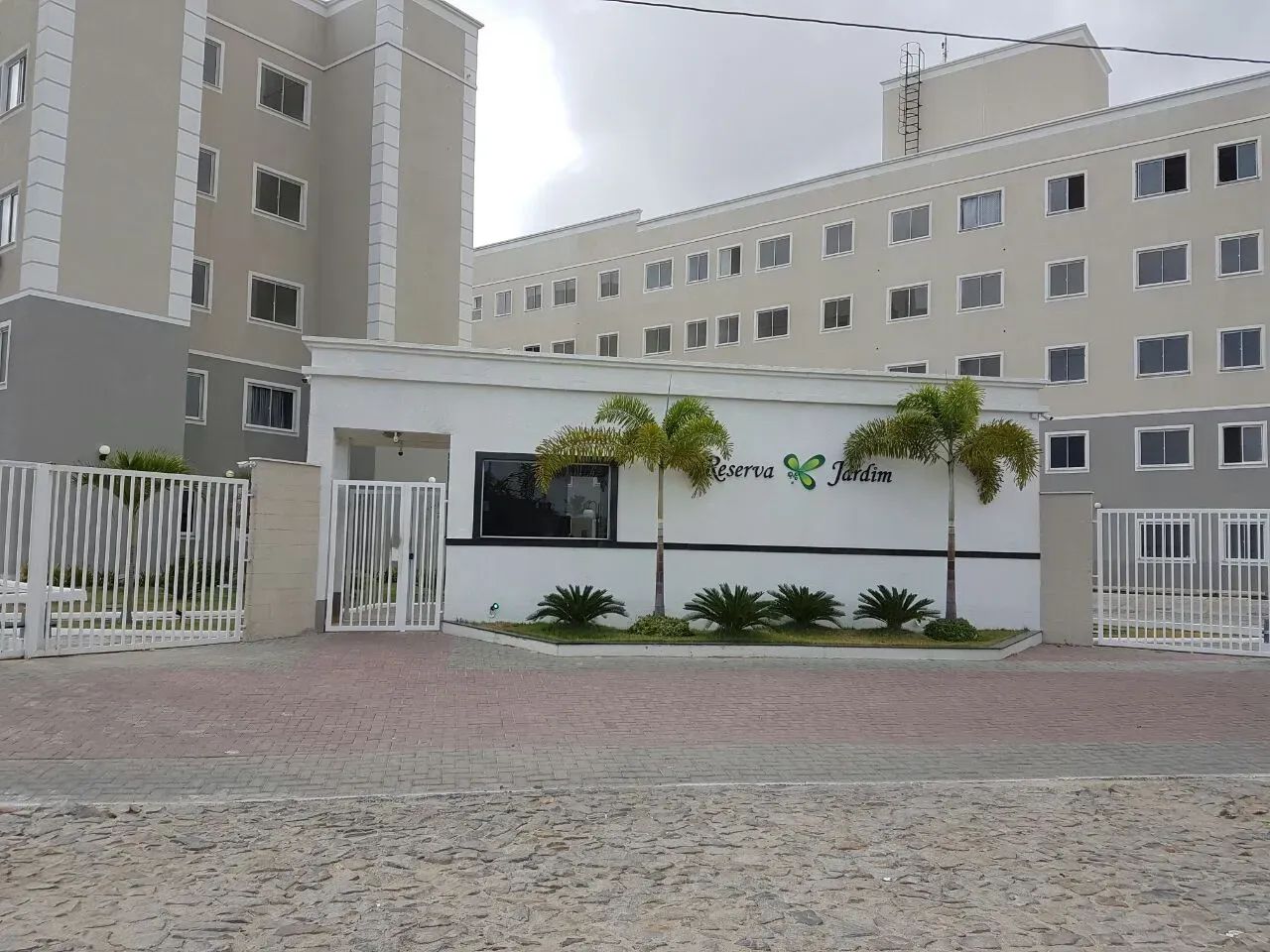 Apto no Castelão com 2 quartos, 1 banheiro e 1 vaga