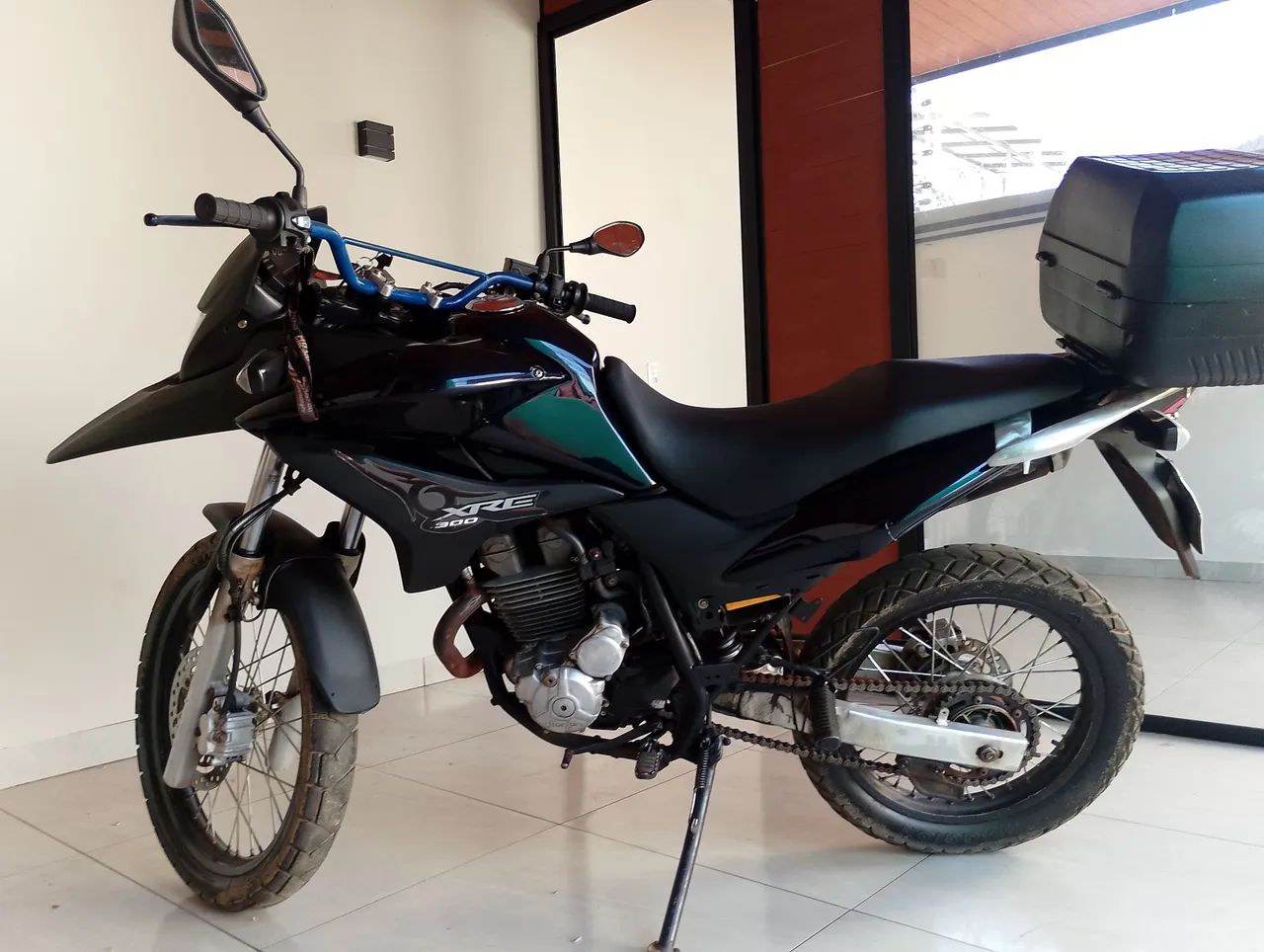 XRE 300 conservadíssima.