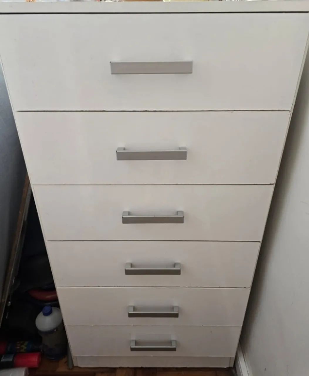 Rack e Cômoda brancos