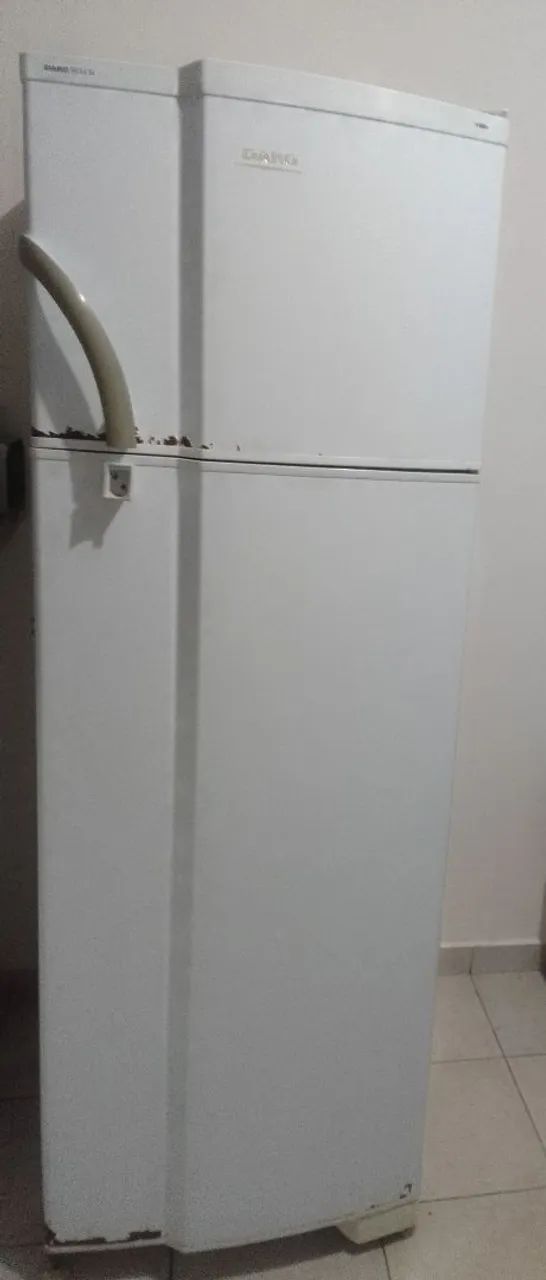 Vendo geladeira 
