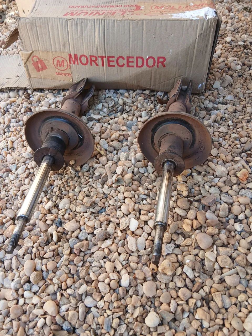 Vendo amortecedor celta 2014