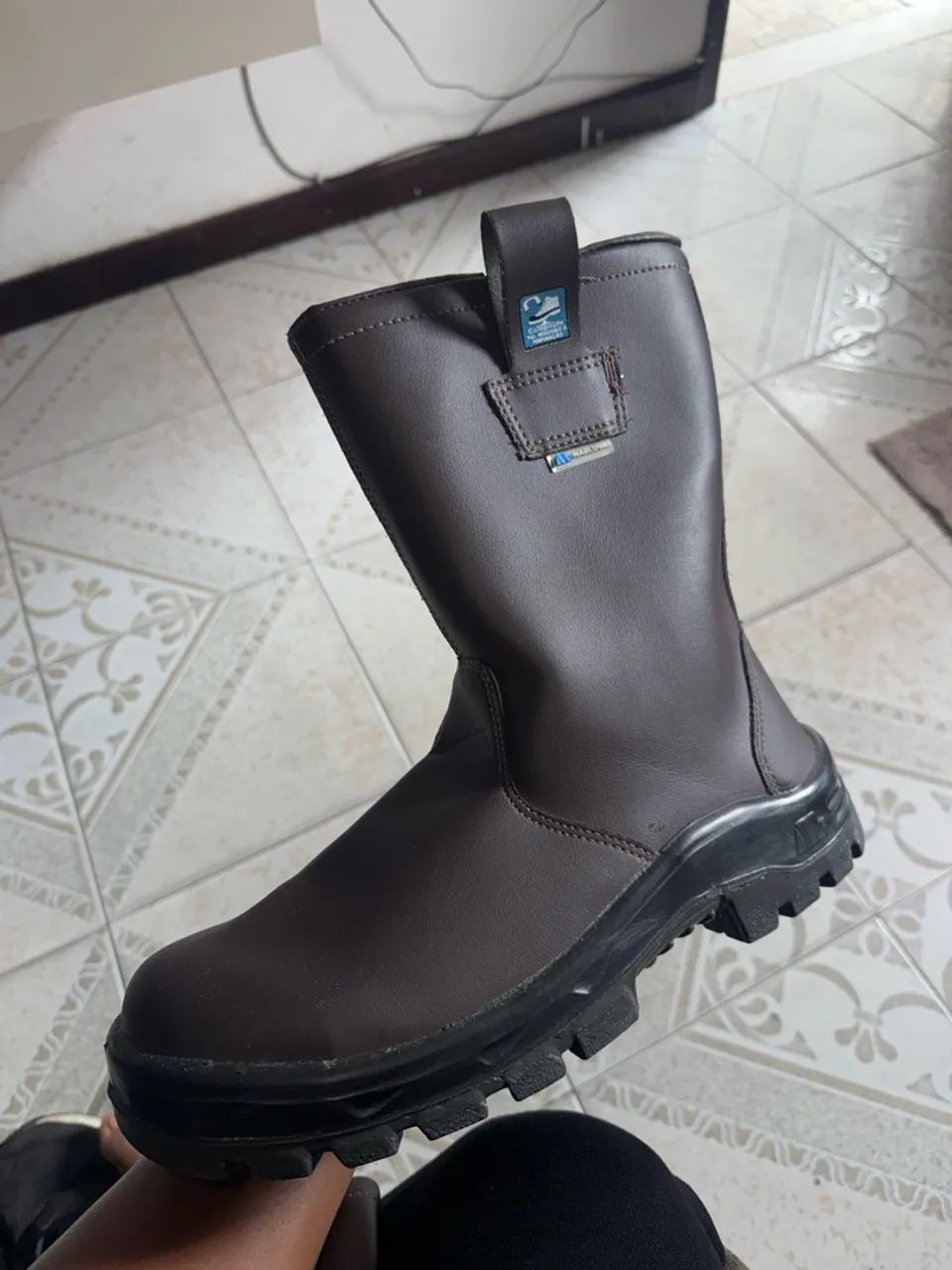 Bota marluvas cano longo marrom  - Foto 4