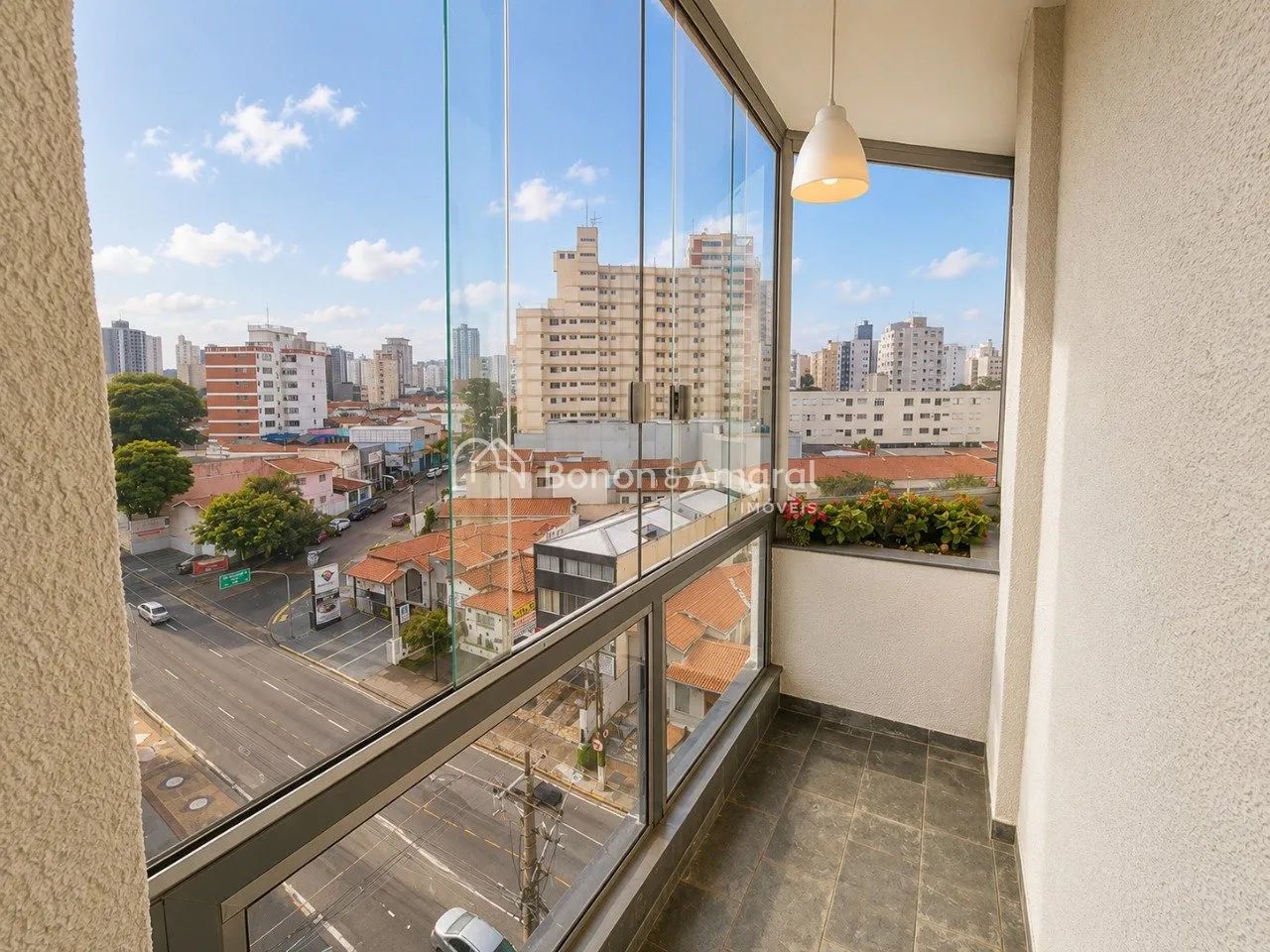 Apartamento no Cambuí | 2 Quartos, Sacada e 76 m² - Campinas/SP - Foto 3