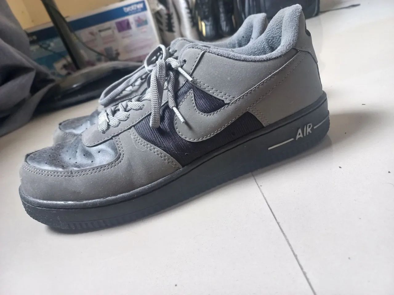 tênis Nike Air Force One cinza - Foto 2
